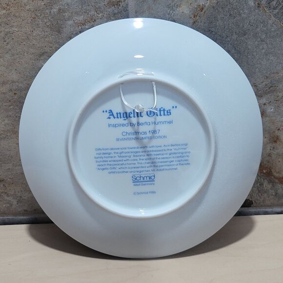 Schmid Hummel Christmas 1987 Angelic Gifts Decorative Wall Hanging Plate - Picture 2 of 11